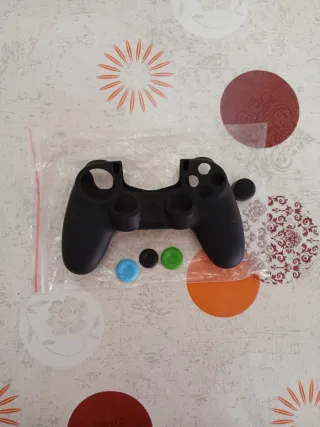 Custodia protettiva per controller PS4 + accessori