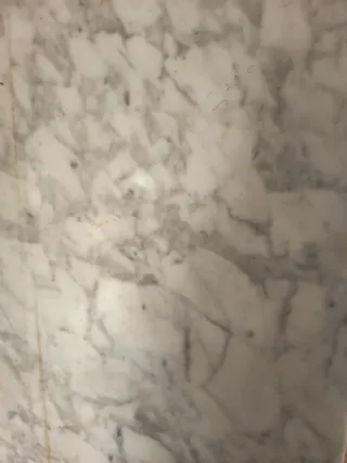 Encimera de mármol gris y blanco