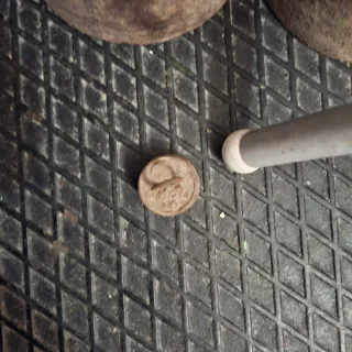 Pesas antiguas de metal