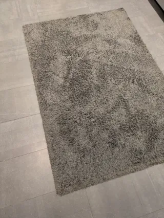 Alfombra pelo corto gris