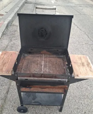 Barbacoa portátil metal y madera
