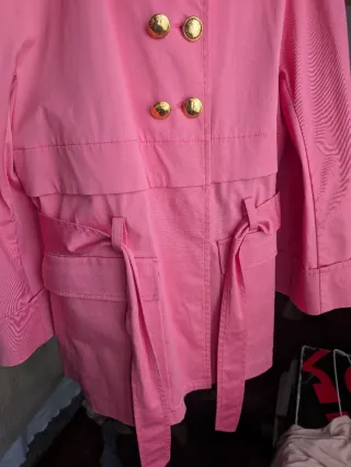 Gabardina Moschino fucsia