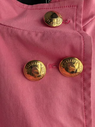 Gabardina Moschino fucsia