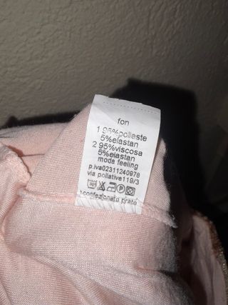 Vestido corto dorado con lentejuelas