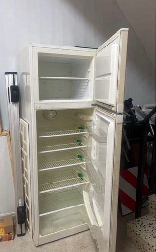 Nevera Zanussi vieja