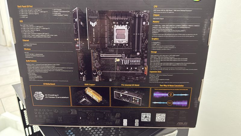 Placa Base ASUS TUF Gaming X670E-PLUS WiFi afbeelding 5