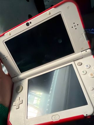 Nintendo 3DS XL Blanca + 5 Juegos