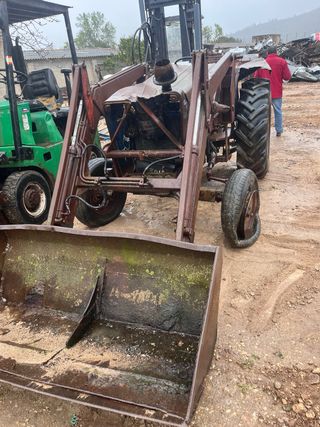 Tractor Ebro 350 con pala