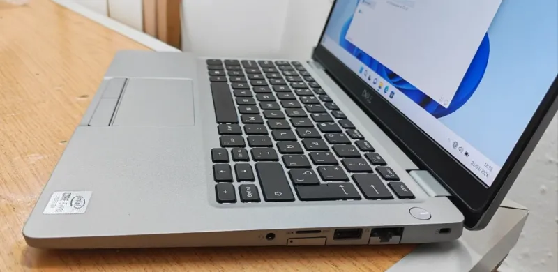 Dell Latitude i5 10th Gen afbeelding 5