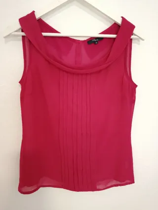 Blusa sin mangas buganvilla con detalles dorados