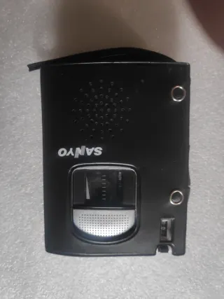 Grabadora Sanyo TRC-960C lleva altavoz para sonido