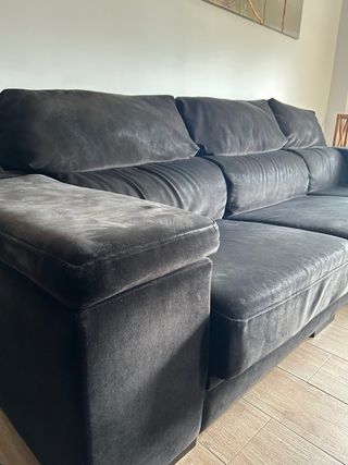 Sofá modular negro con canapé