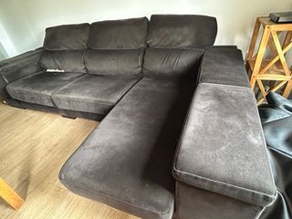 Sofá modular negro con canapé