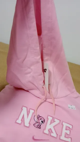 Sudadera Nike rosa con personaje