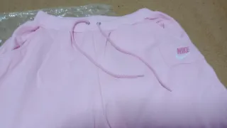 Sudadera Nike rosa con personaje