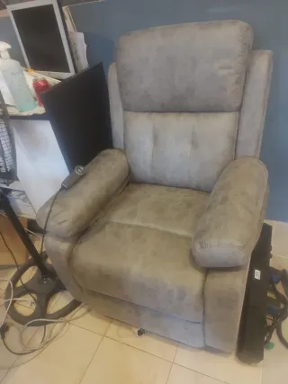 Sillón eléctrico elevador gris