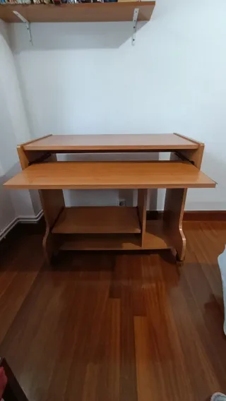 Escritorio madera con ruedas