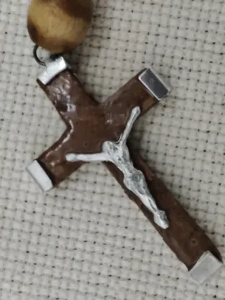 Rosario de madera de olivo de Jerusalén