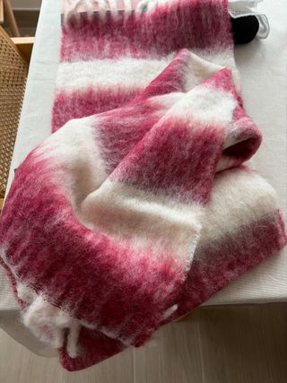 Bufanda Bimba y Lola Mohair Lana Rosa Blanca