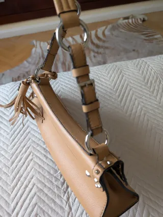 Bolso BDBA Beige con Tachuelas y Flecos