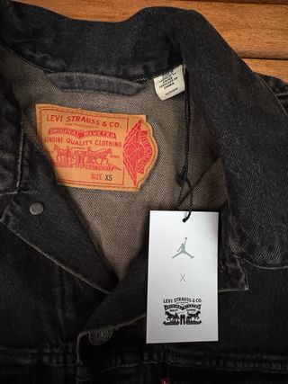 Chaqueta Jordan x Levi's Denim Negra