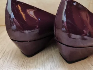 Zapatos charol URSULA MASCARO  burdeos