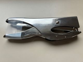 Grapadora Petrus 222 Esselte nueva a estrenar