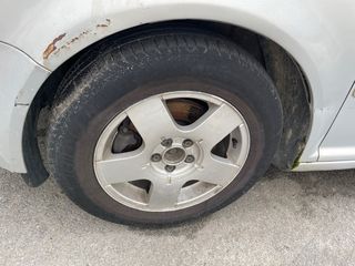 Volkswagen golf  2004