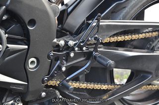 Estriberas retrasadas DUCATI DIAVEL 1200 2011 2018