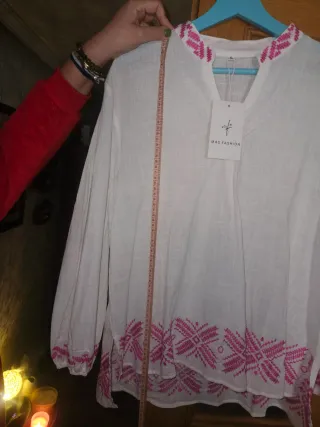 Blusa MAS FASHION bordada blanca y rosa Talla XL
