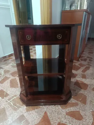 Mueble auxiliar madera y cristal