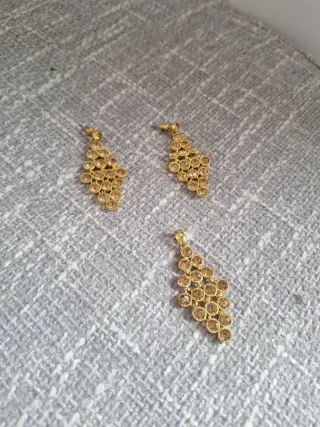 Conjunto Pendientes y Colgante Dorado