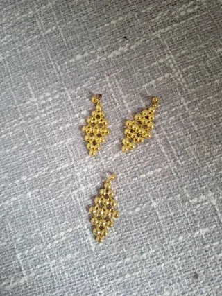 Conjunto Pendientes y Colgante Dorado