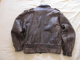 Chaqueta de piel marrón
