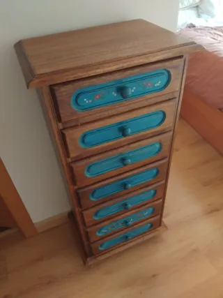 Mini cassettiera retrò in legno a 7 cassetti