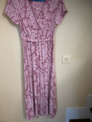 Vestido rosa estampado con flores