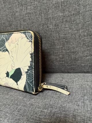 Cartera Guess floral