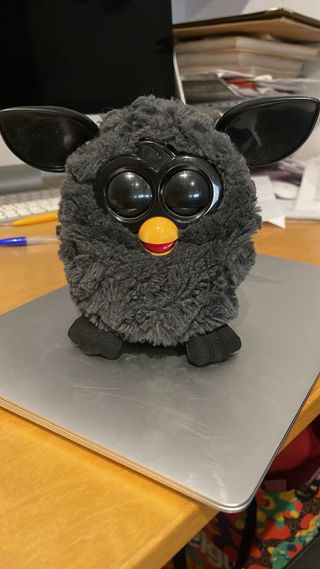 Furby negro