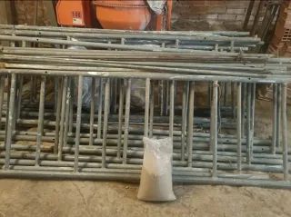 16 laterales de andamio galvanizados