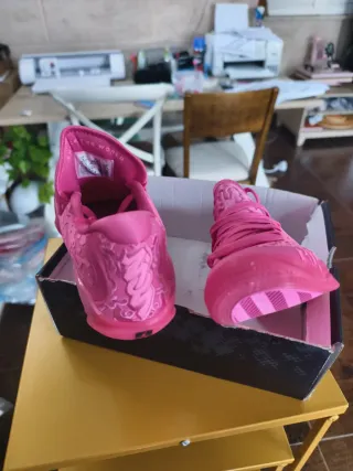 Deportivas rosas Jordan zion 3