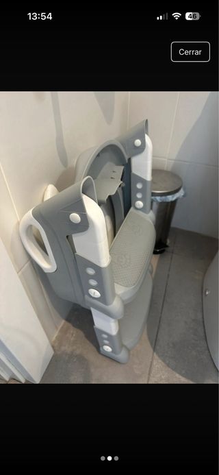 Adaptador de váter infantil gris y blanco