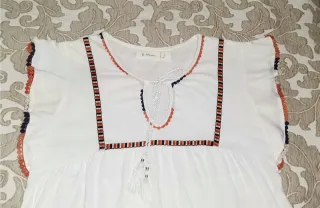 Vestido de verano blanco con bordados