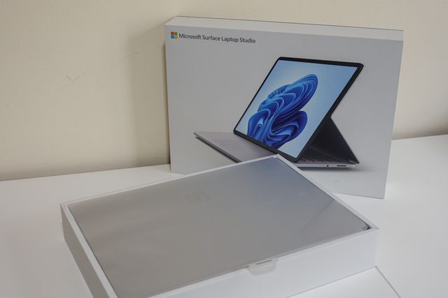 Surface Laptop Studio i5 / 16GB / 512GB / Garantia