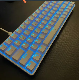 Teclado Gaming Blanco con Luces Azules