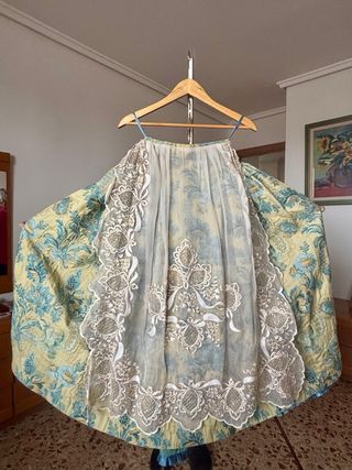 Traje de Fallera azul , amarillo , dorado