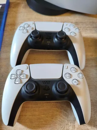 Consola PlayStation 5 + 5 Juegos