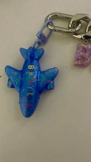 Llavero Bimba y Lola avión y letras