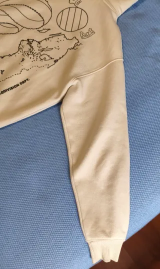 Sudadera Pull&Bear con estampado.