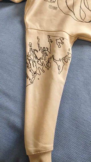 Sudadera Pull&Bear con estampado.