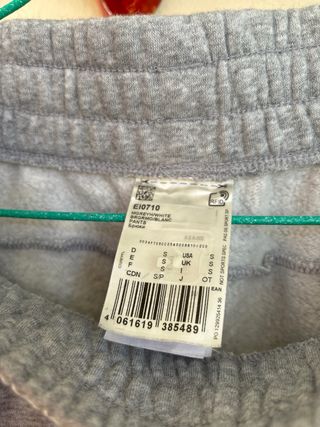 Pantalón chándal Adidas gris